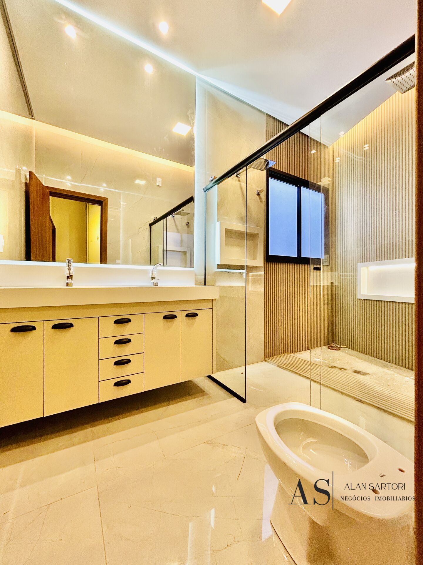 Casa de Condomínio com 3 quartos à venda, 226m² — foto 33 de 40