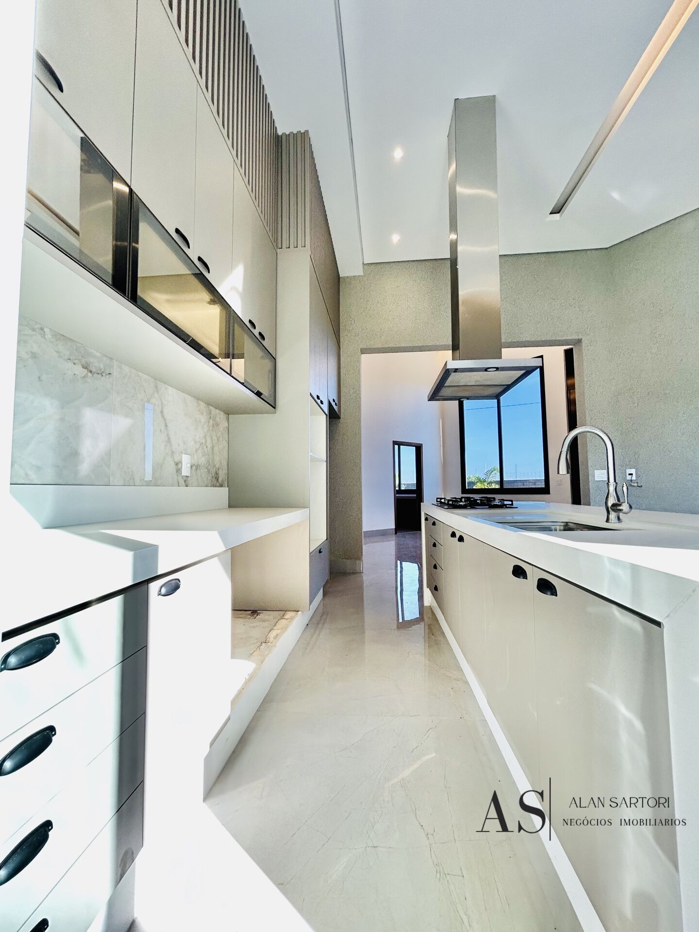 Casa de Condomínio com 3 quartos à venda, 226m² — foto 17 de 40