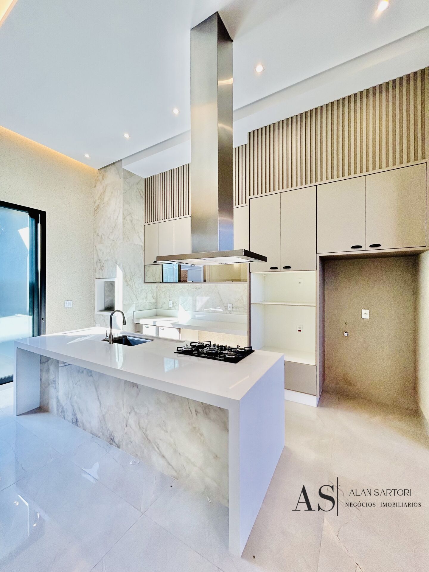 Casa de Condomínio com 3 quartos à venda, 226m² — foto 14 de 40