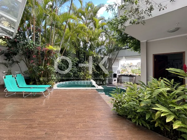 Casa em Rua Fechada na Vila Romana
