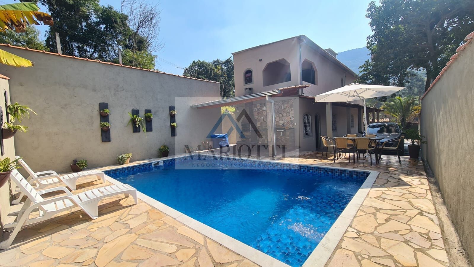 Sítio, 3 quartos, 527 m² - Foto 1
