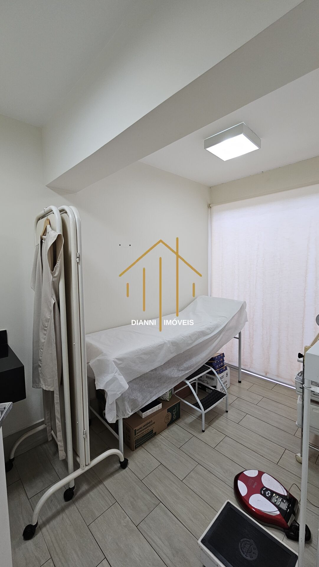 Conjunto Comercial / Sala à venda, 300m² — foto 13 de 21