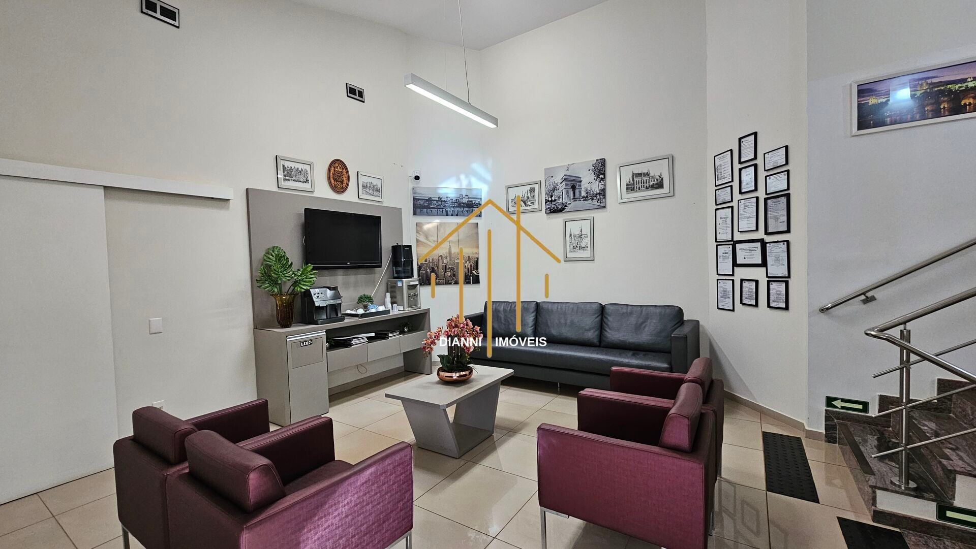 Conjunto Comercial / Sala à venda, 300m² — foto 1 de 21