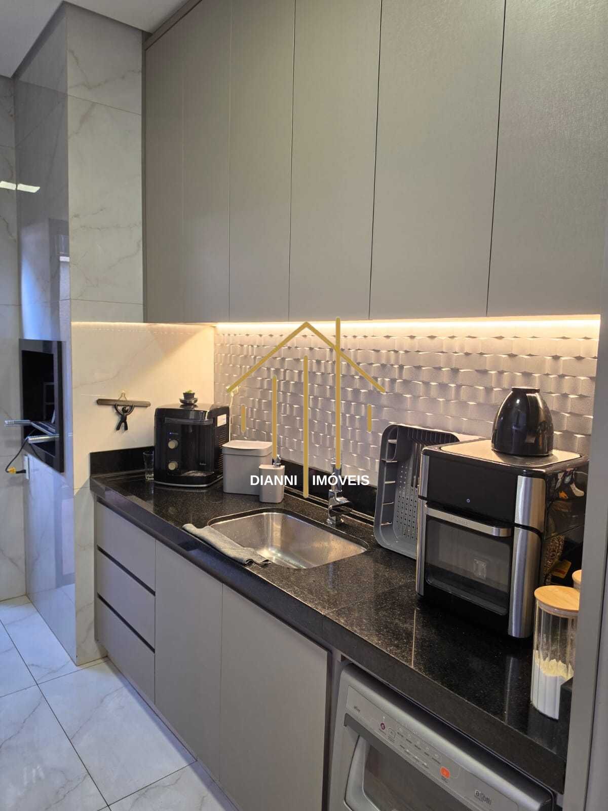 Casa de Condomínio com 3 quartos à venda, 220m² — foto 4 de 38