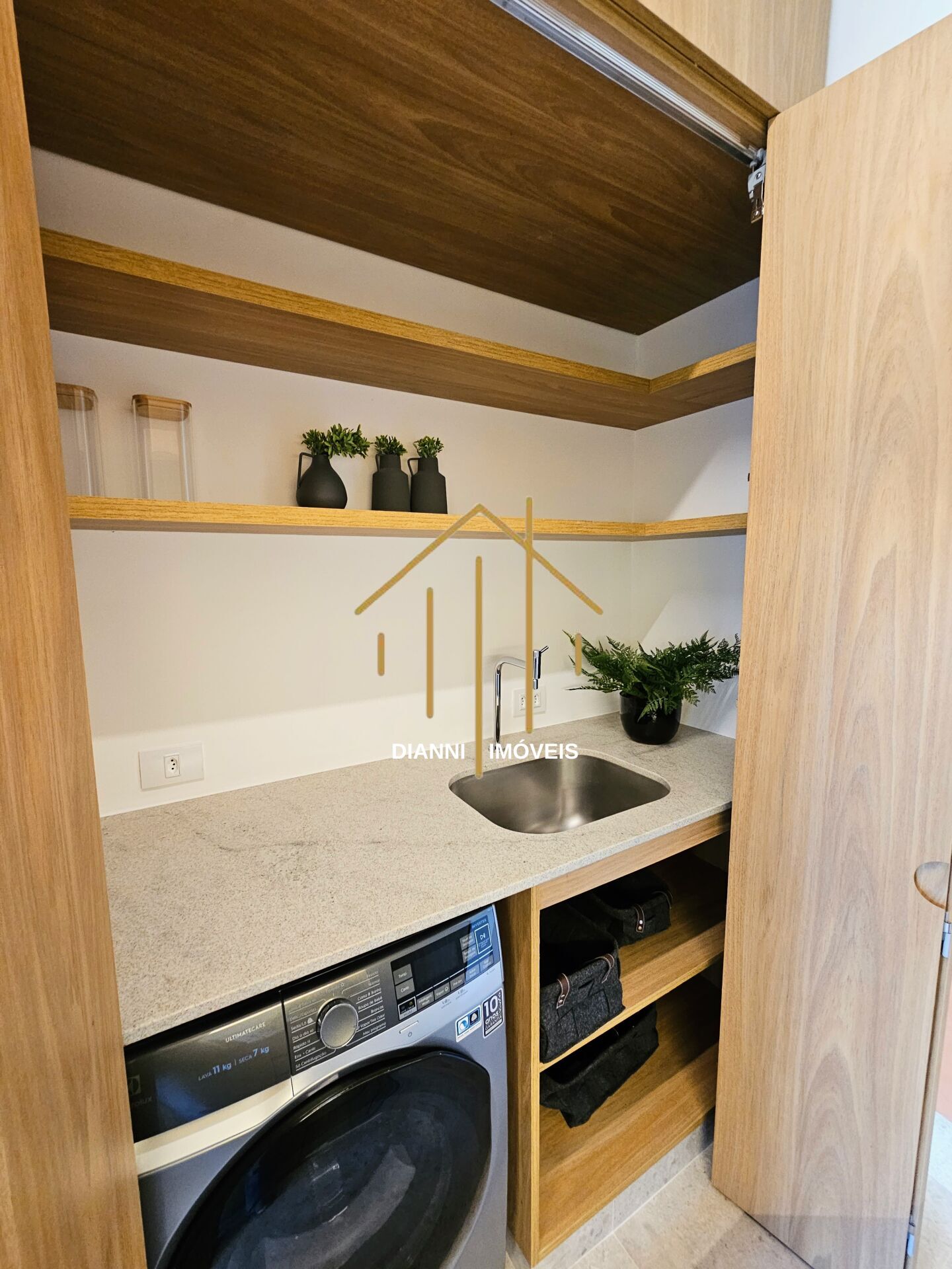 Apartamento com 2 quartos à venda, 70m² — foto 2 de 15