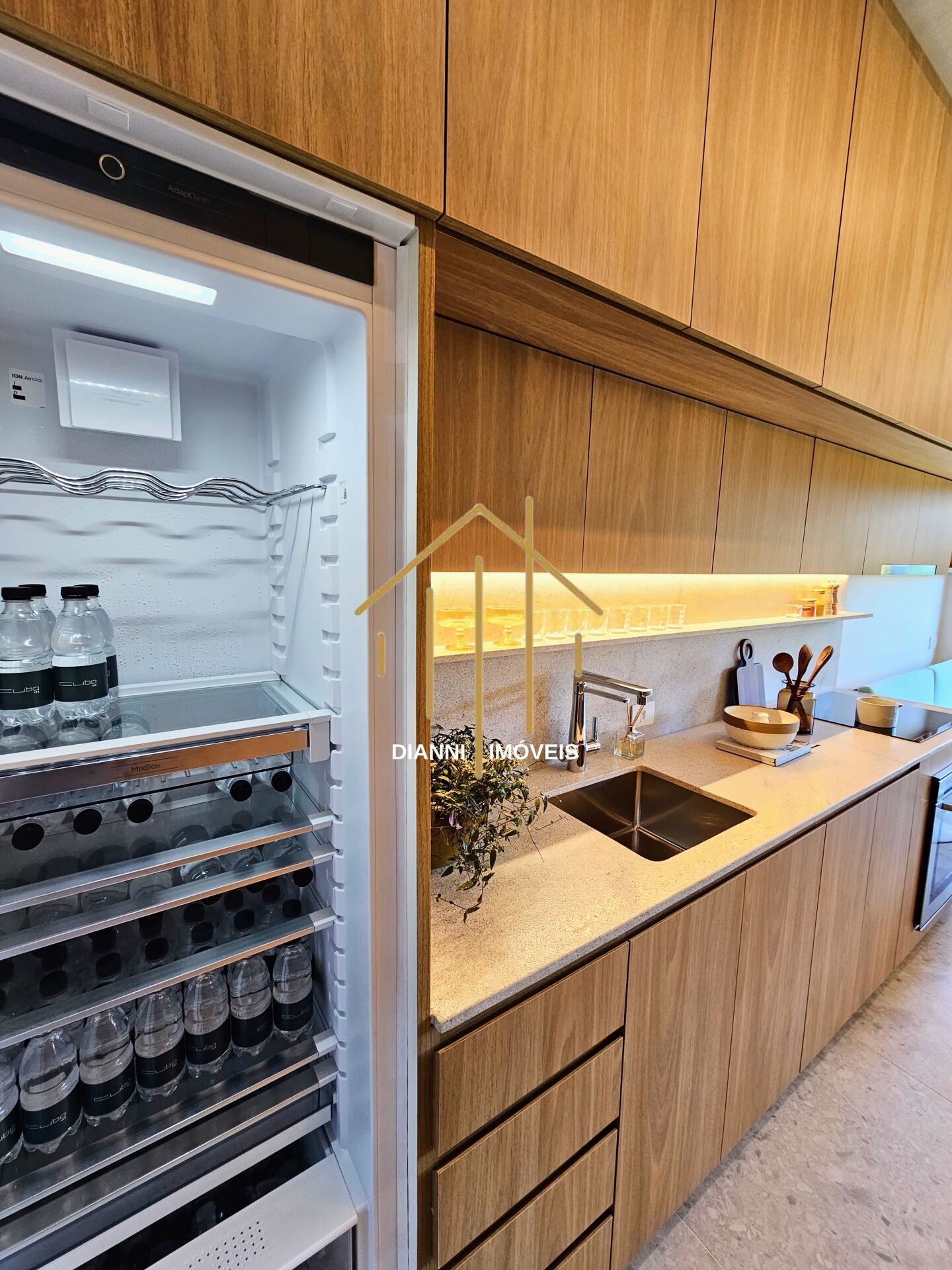 Apartamento com 2 quartos à venda, 70m² — foto 3 de 15