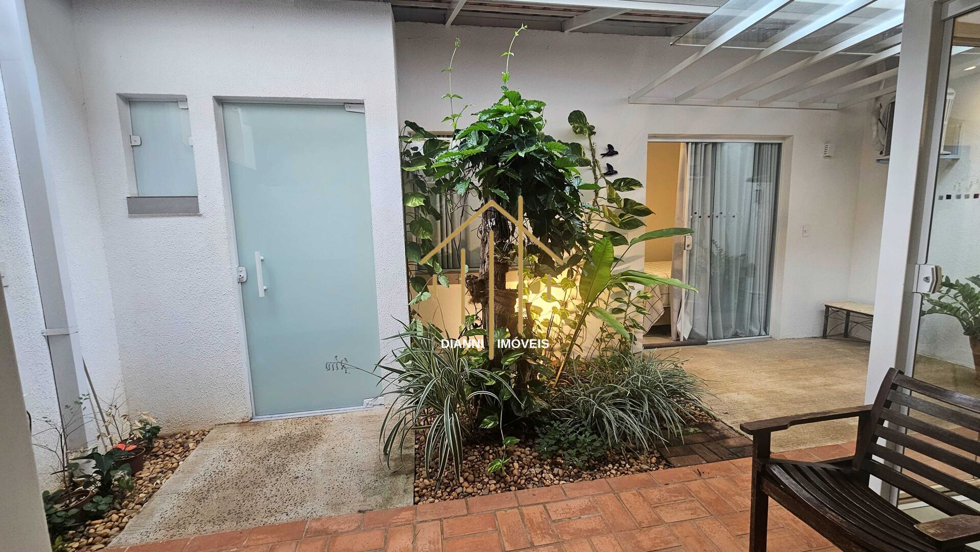 Casa de Condomínio com 4 quartos à venda, 130m² — foto 1 de 30