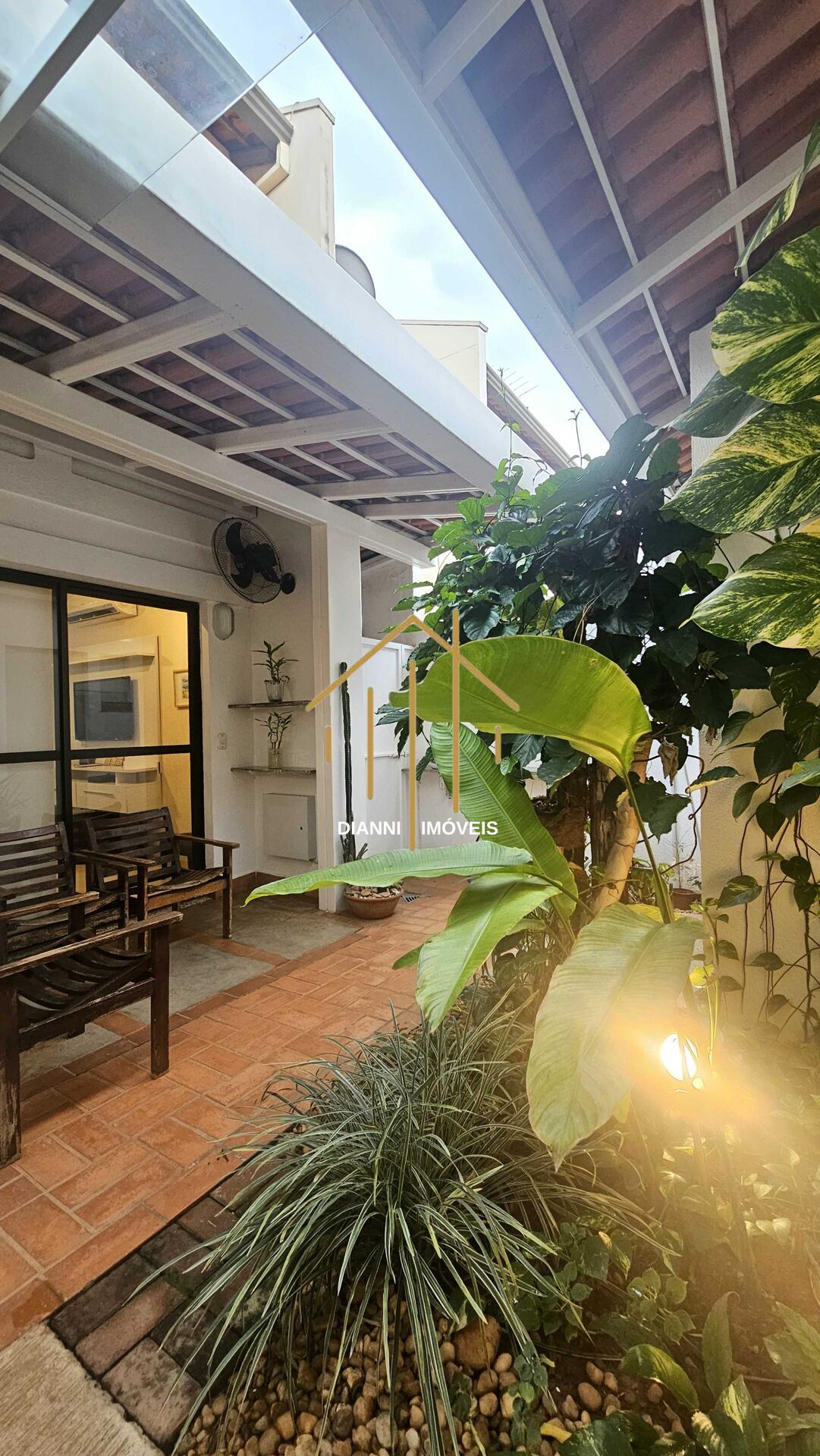 Casa de Condomínio com 4 quartos à venda, 130m² — foto 2 de 30