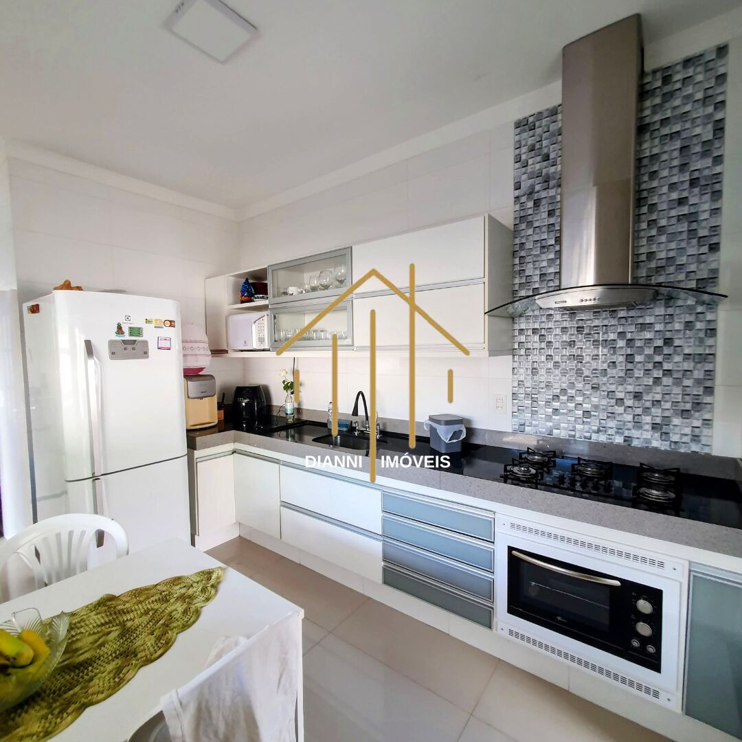 Casa de Condomínio com 3 quartos à venda, 230m² — foto 13 de 28
