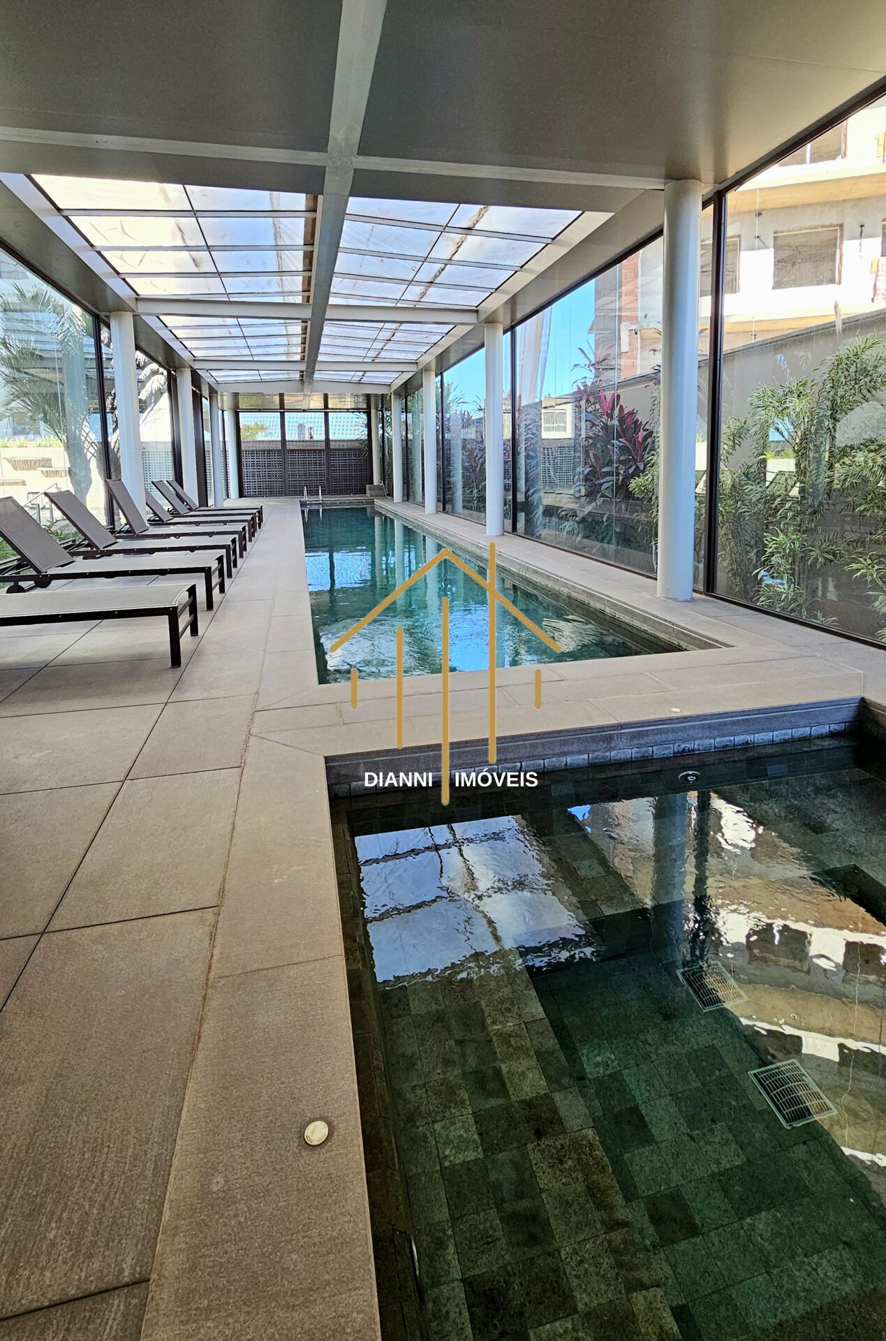 Apartamento com 4 quartos à venda, 256m² — foto 10 de 13