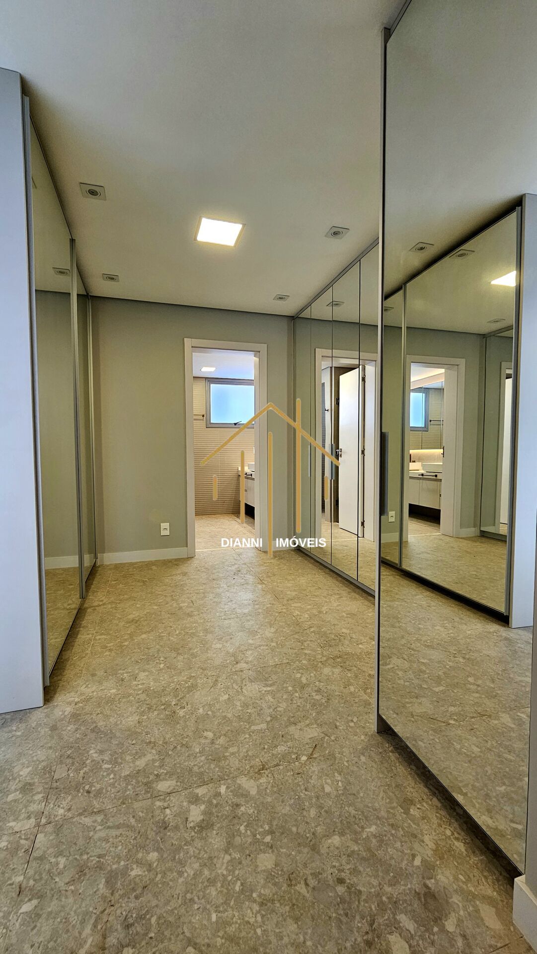 Apartamento com 4 quartos à venda, 256m² — foto 4 de 13