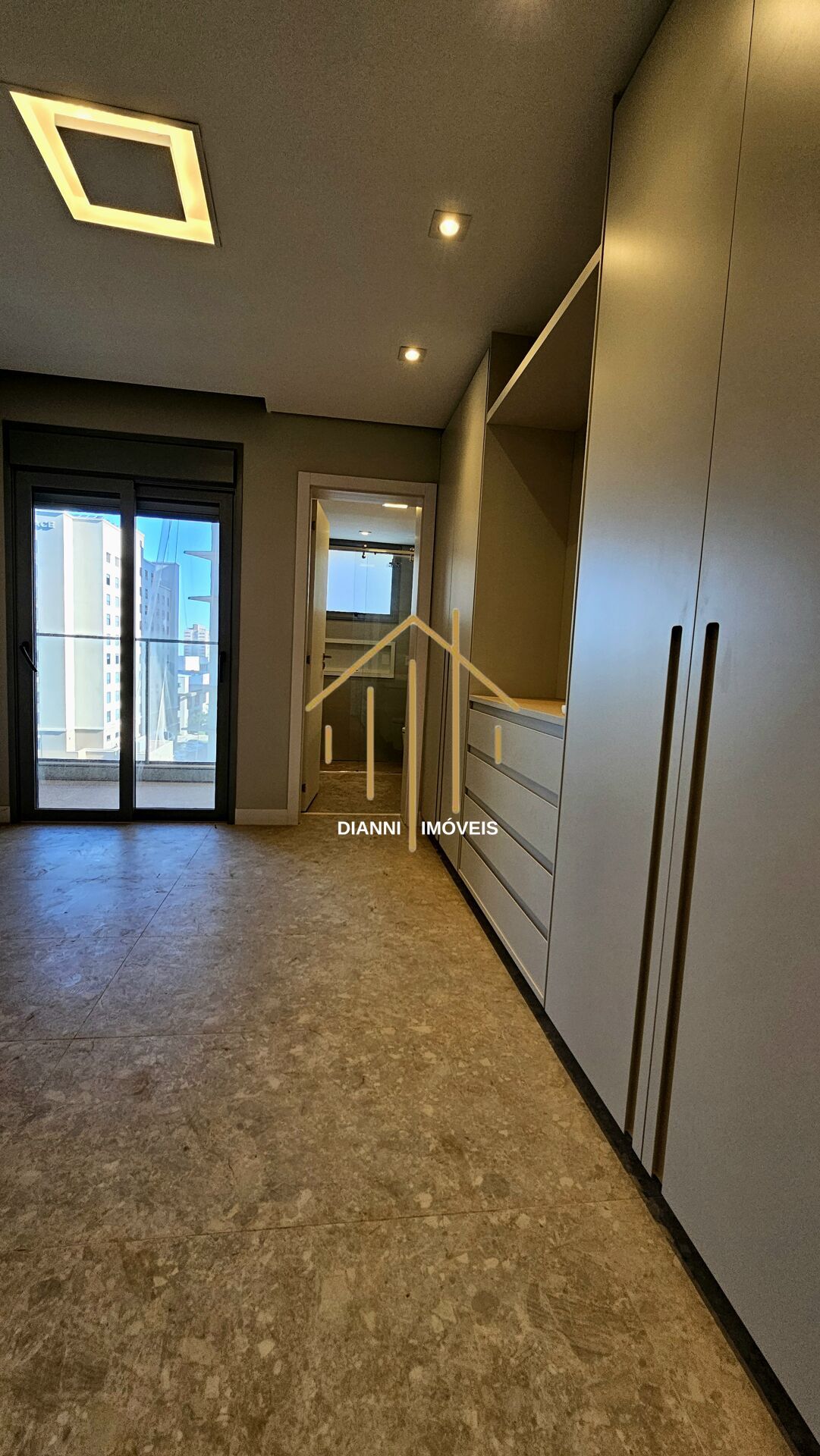 Apartamento com 4 quartos à venda, 256m² — foto 8 de 13