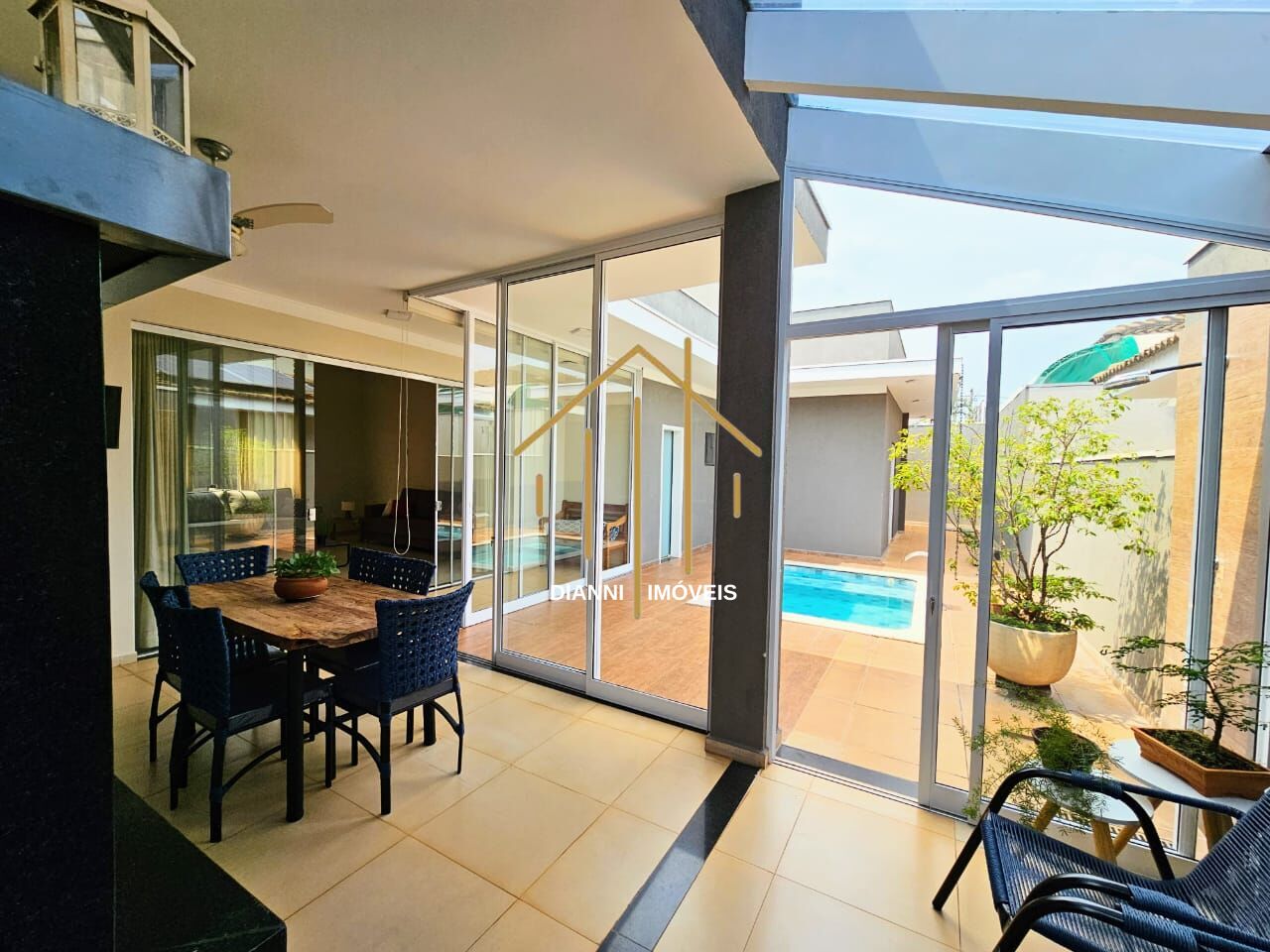 Casa de Condomínio com 3 quartos à venda, 234m² — foto 17 de 42