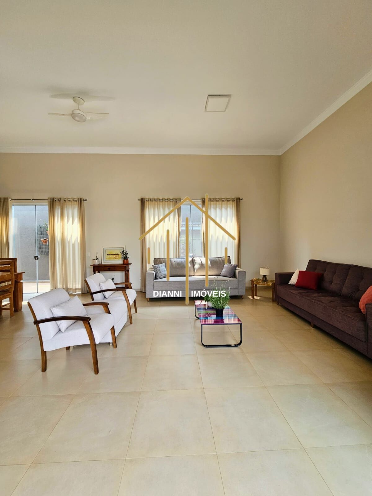 Casa de Condomínio com 3 quartos à venda, 234m² — foto 11 de 42