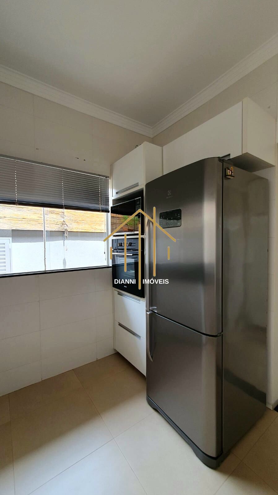 Casa de Condomínio com 3 quartos à venda, 234m² — foto 14 de 42