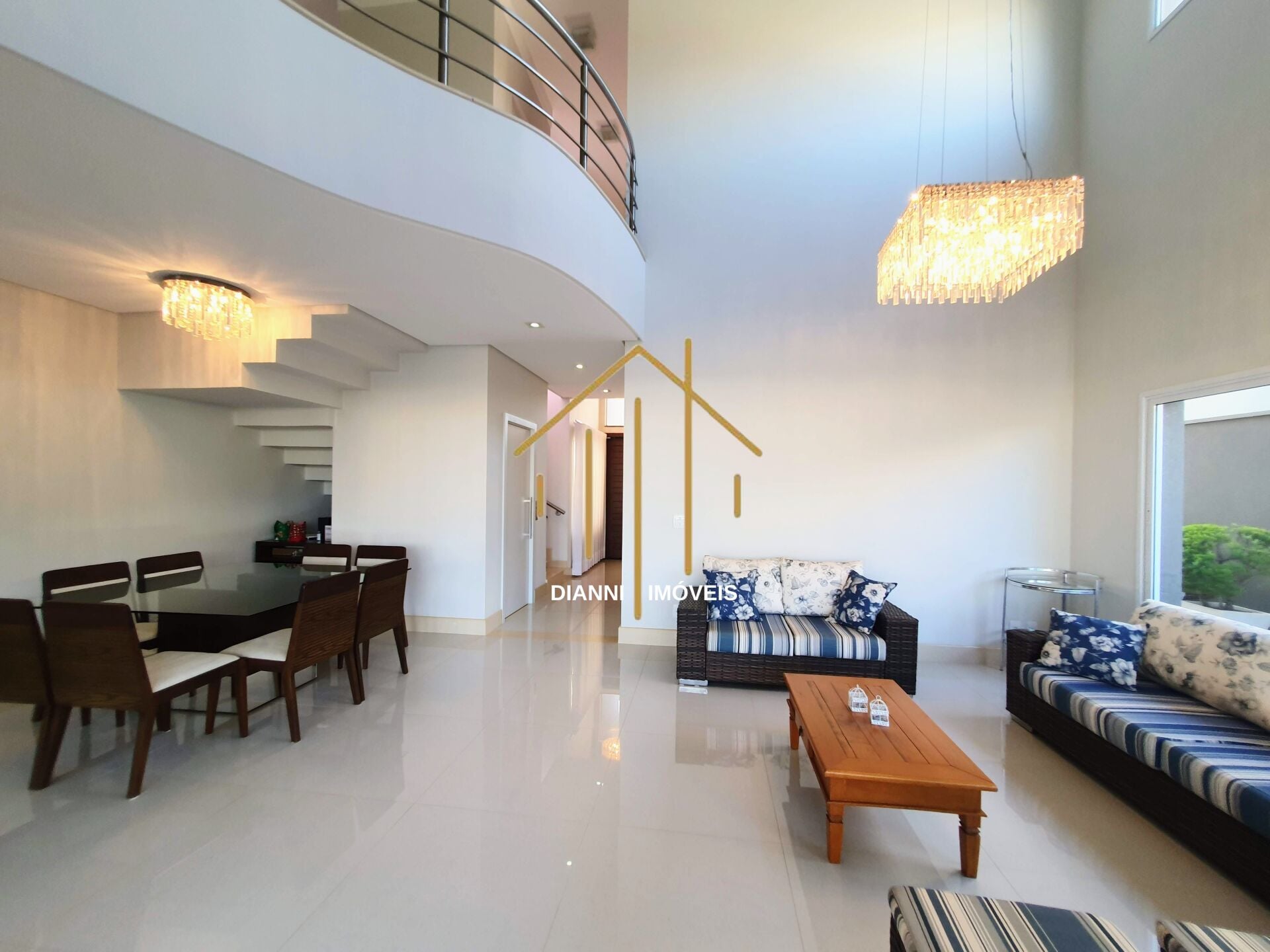 Casa de Condomínio com 4 quartos à venda, 340m² — foto 3 de 37