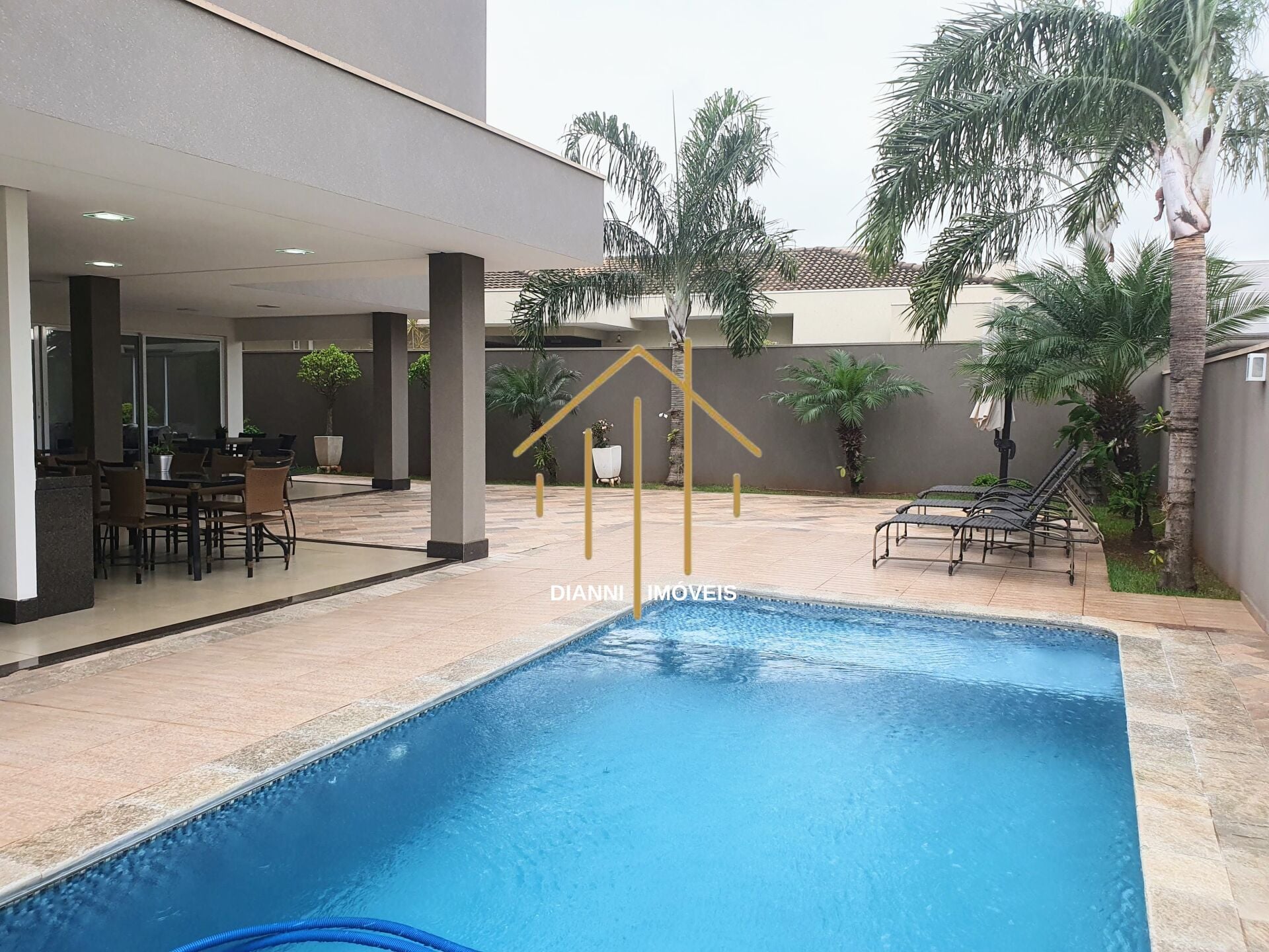 Casa de Condomínio com 4 quartos à venda, 340m² — foto 4 de 37