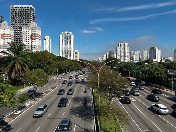 Fora do radar do mercado tradicional, zona leste tenta criar sua própria “Faria Lima”
