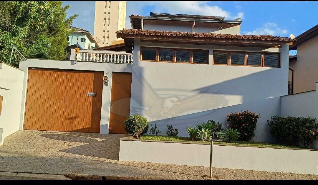 Casa, 3 quartos, 204 m² - Foto 1