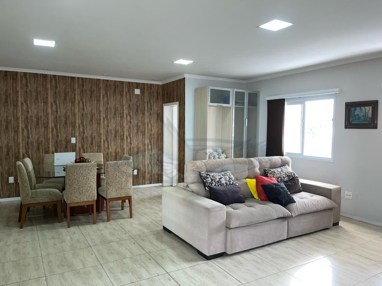 Casa, 4 quartos, 242 m² - Foto 1
