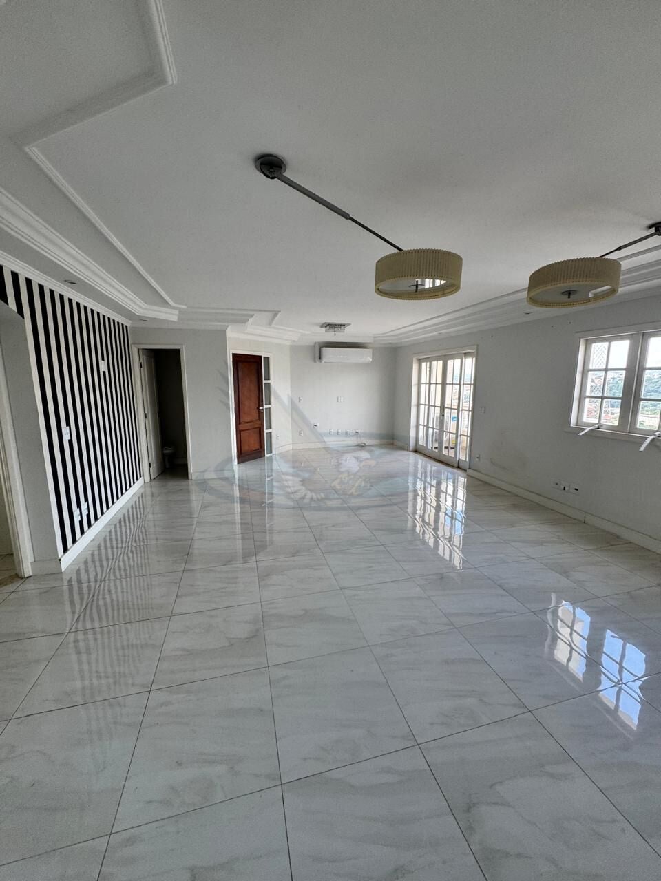 Apartamento, 3 quartos, 243 m² - Foto 2