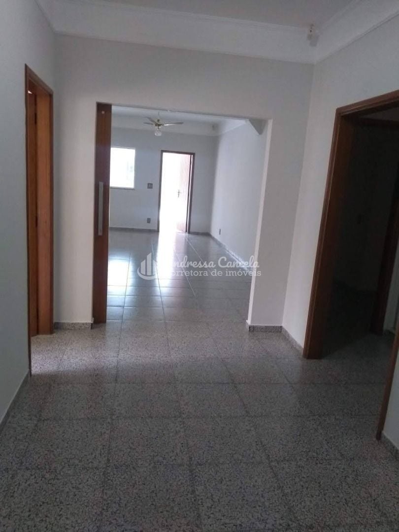 Casa, 4 quartos, 300 m² - Foto 4