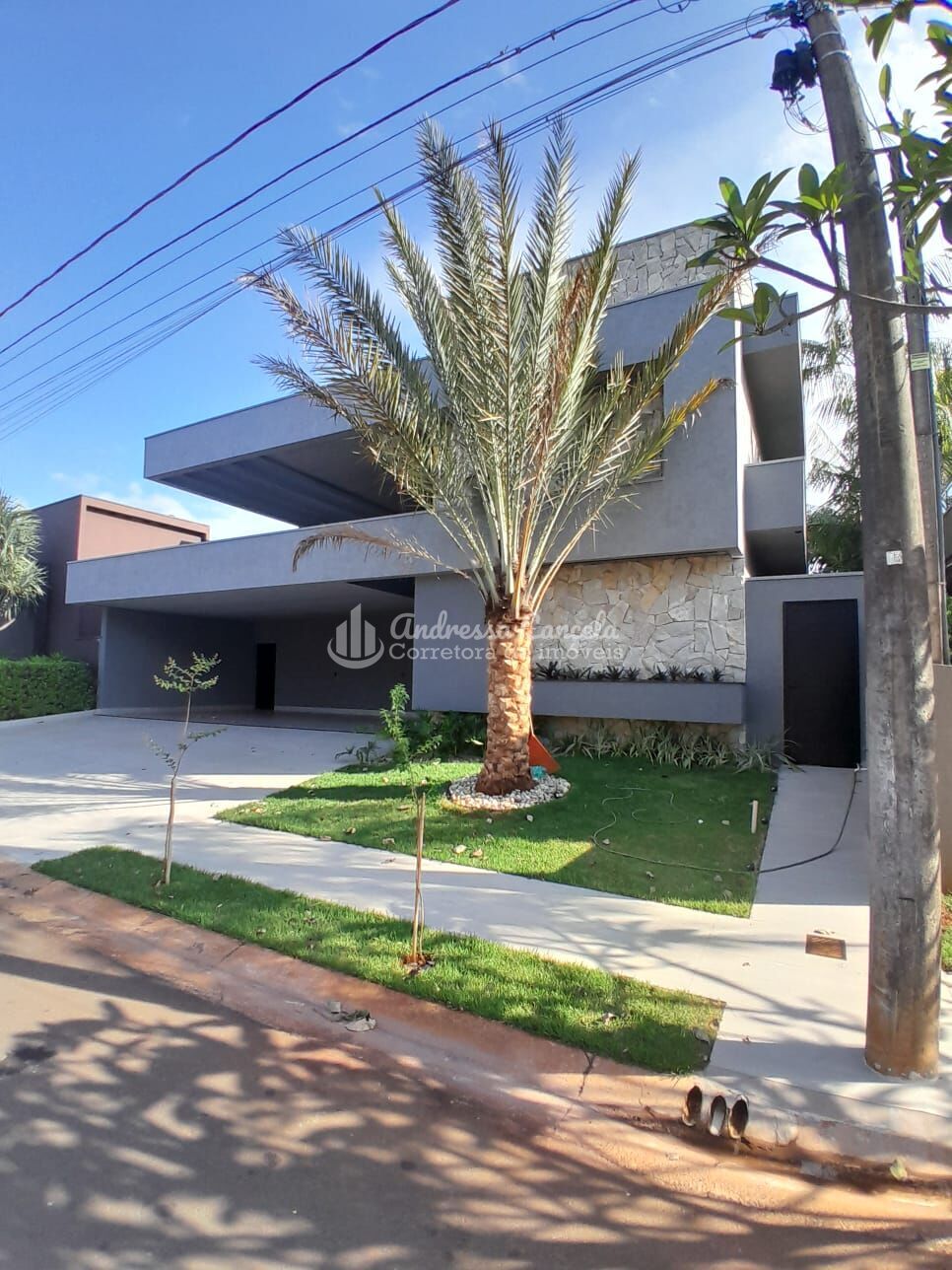 Casa, 4 quartos, 330 m² - Foto 1