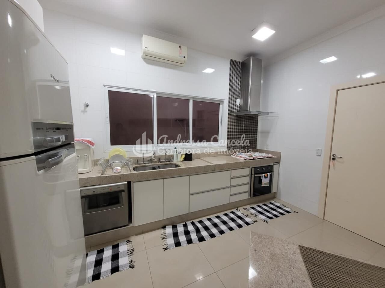 Casa, 4 quartos, 330 m² - Foto 34