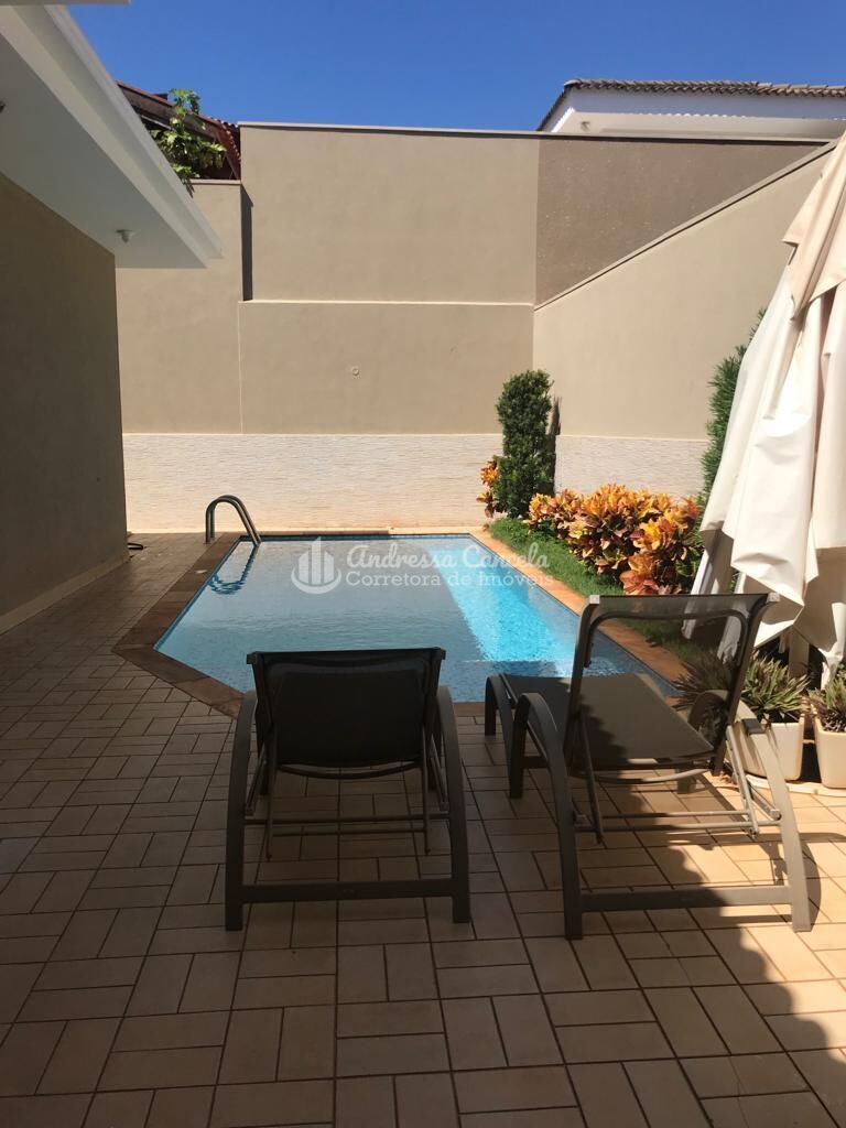 Casa, 4 quartos, 330 m² - Foto 2
