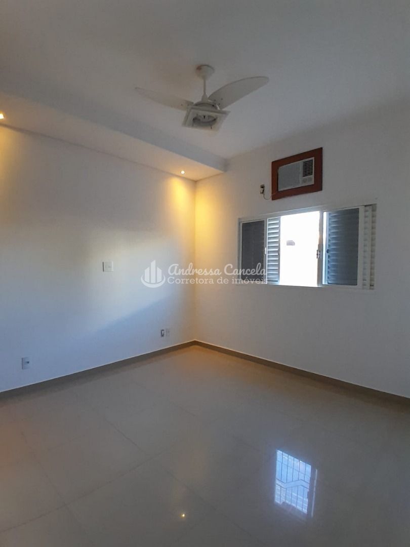 Casa, 3 quartos, 245 m² - Foto 20