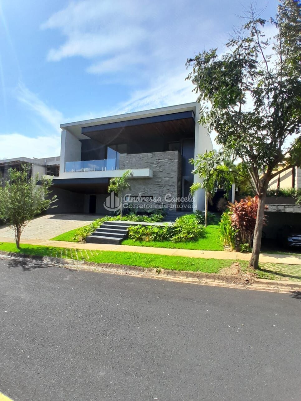Sobrado, 3 quartos, 409 m² - Foto 1
