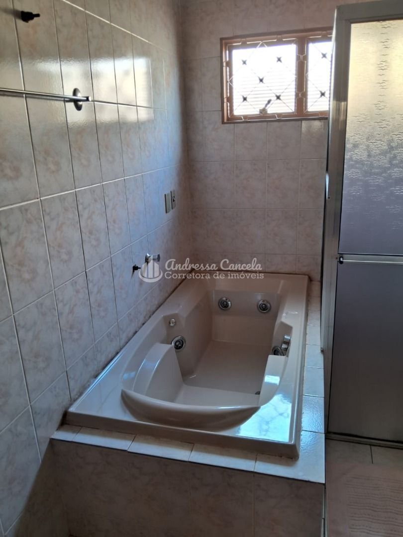 Casa, 4 quartos, 240 m² - Foto 13