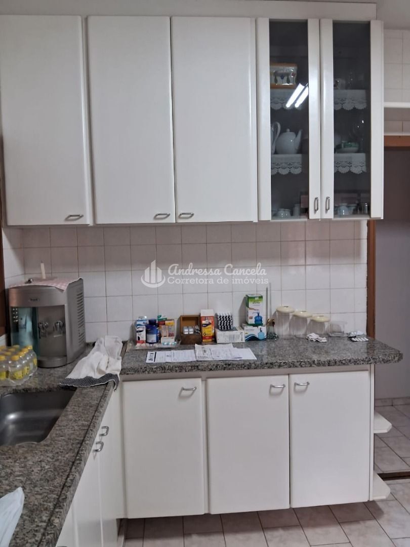 Casa, 4 quartos, 240 m² - Foto 10