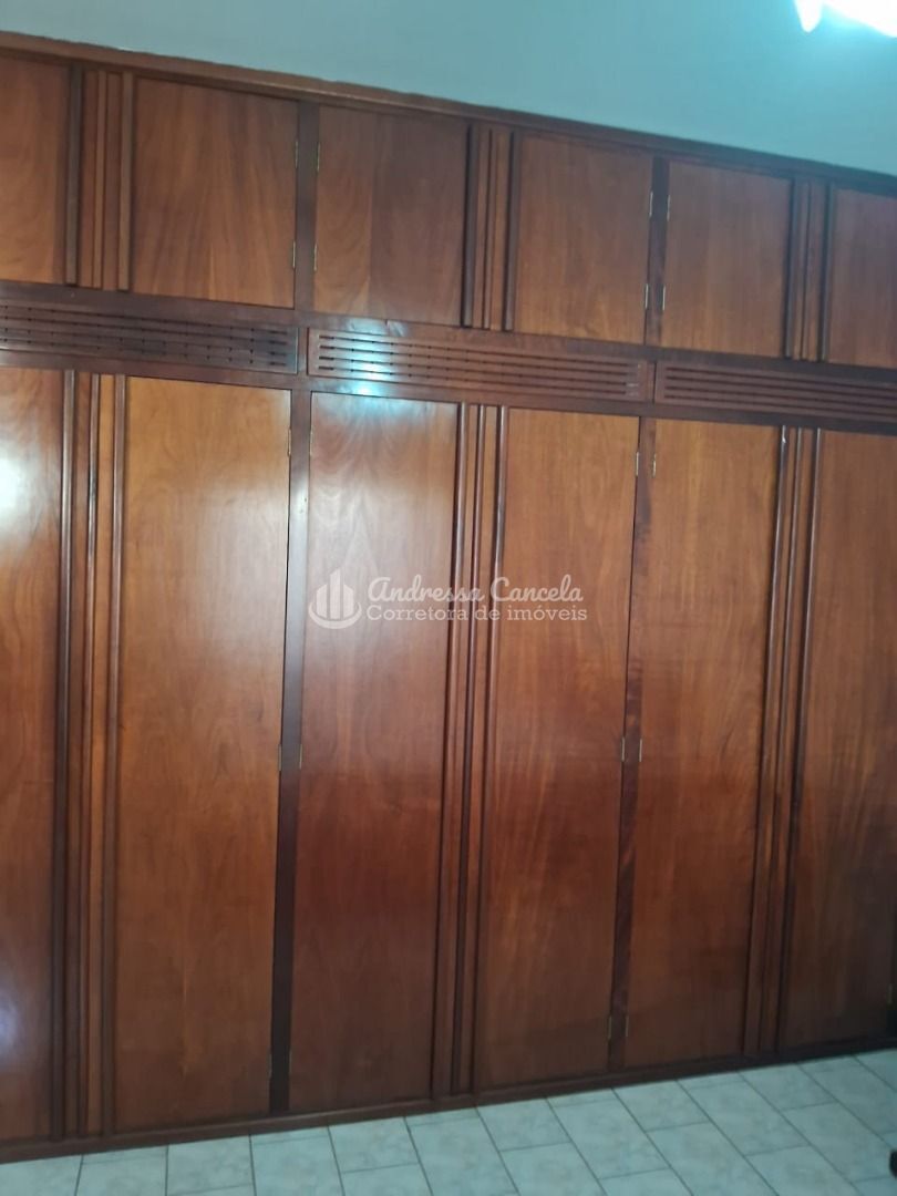 Casa, 4 quartos, 240 m² - Foto 26