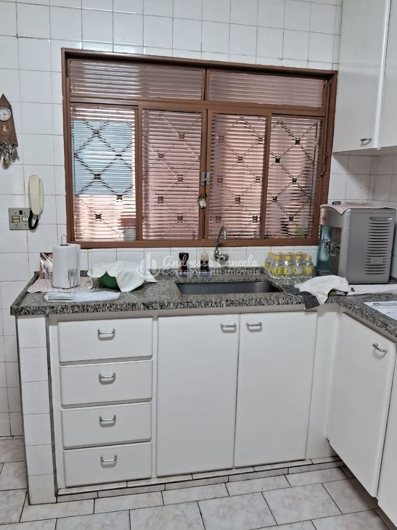 Casa, 4 quartos, 240 m² - Foto 11