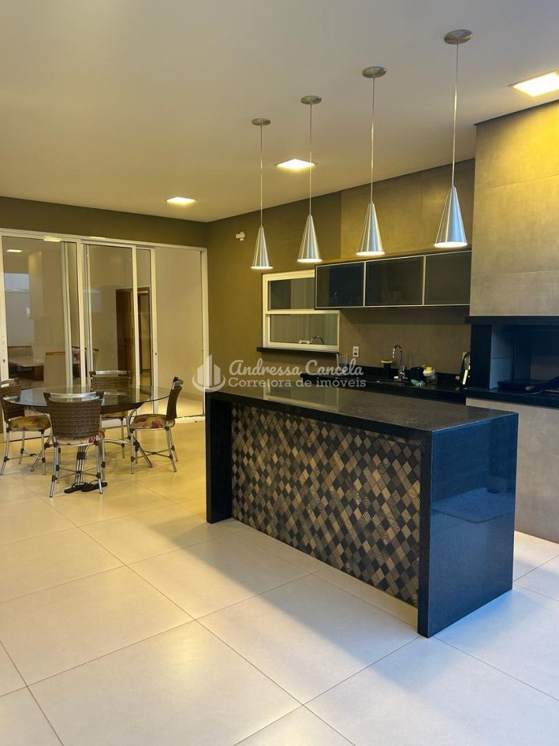Casa, 3 quartos, 240 m² - Foto 13