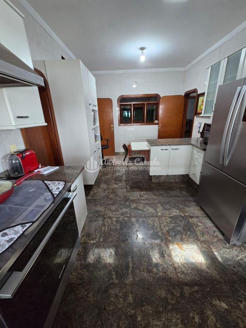 Sobrado, 4 quartos, 772 m² - Foto 2