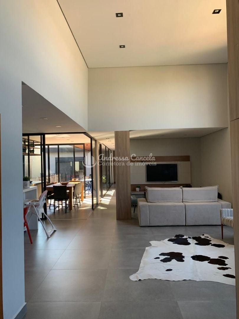 Casa, 3 quartos, 251 m² - Foto 2