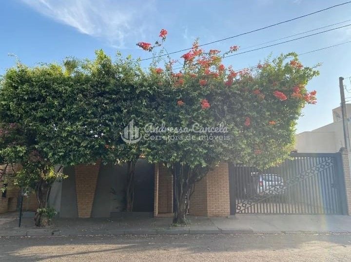 Casa, 3 quartos, 250 m² - Foto 1