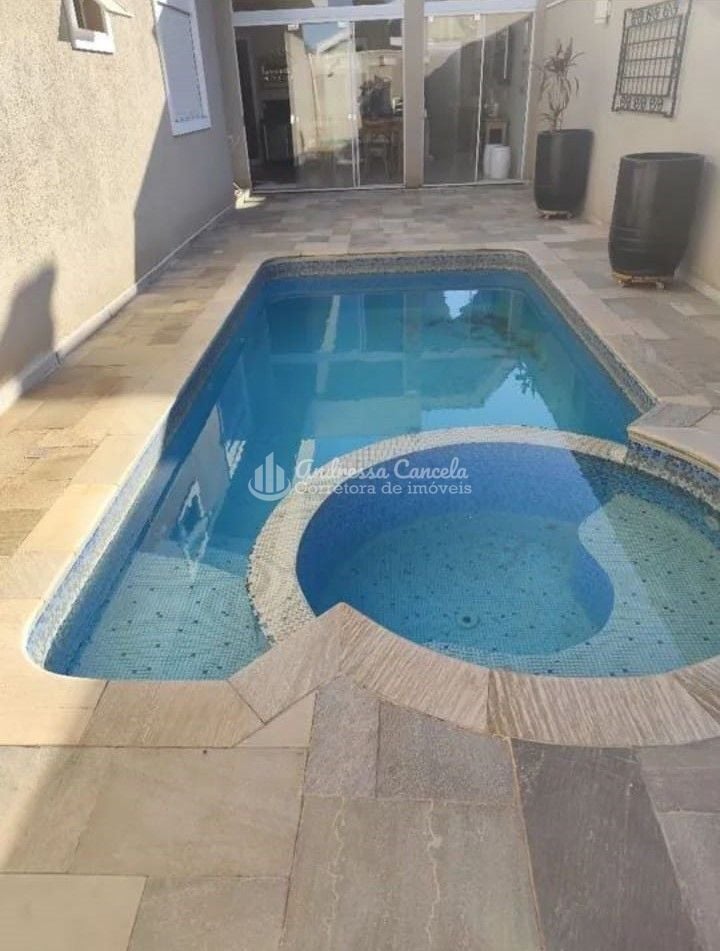 Casa, 3 quartos, 269 m² - Foto 2