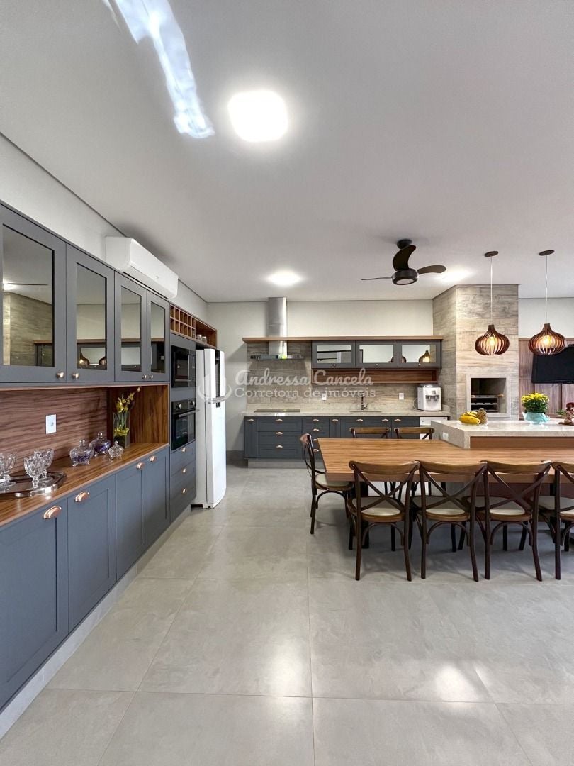 Casa, 3 quartos, 226 m² - Foto 4