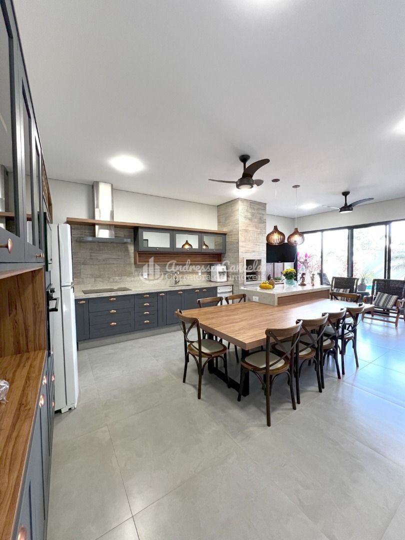 Casa, 3 quartos, 226 m² - Foto 22