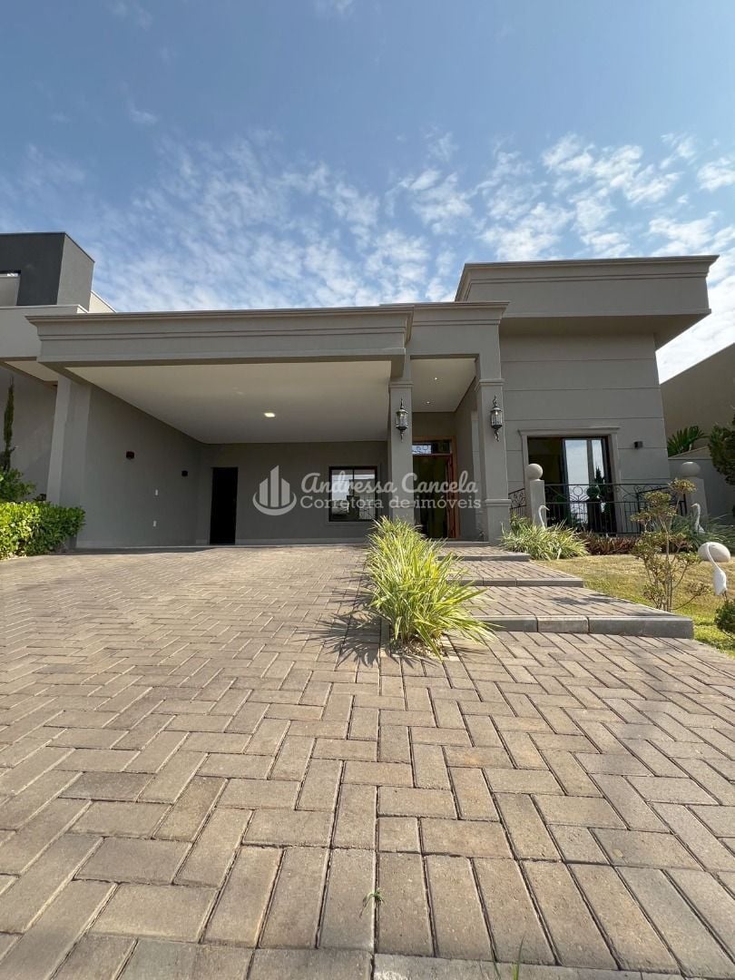 Casa, 3 quartos, 226 m² - Foto 1