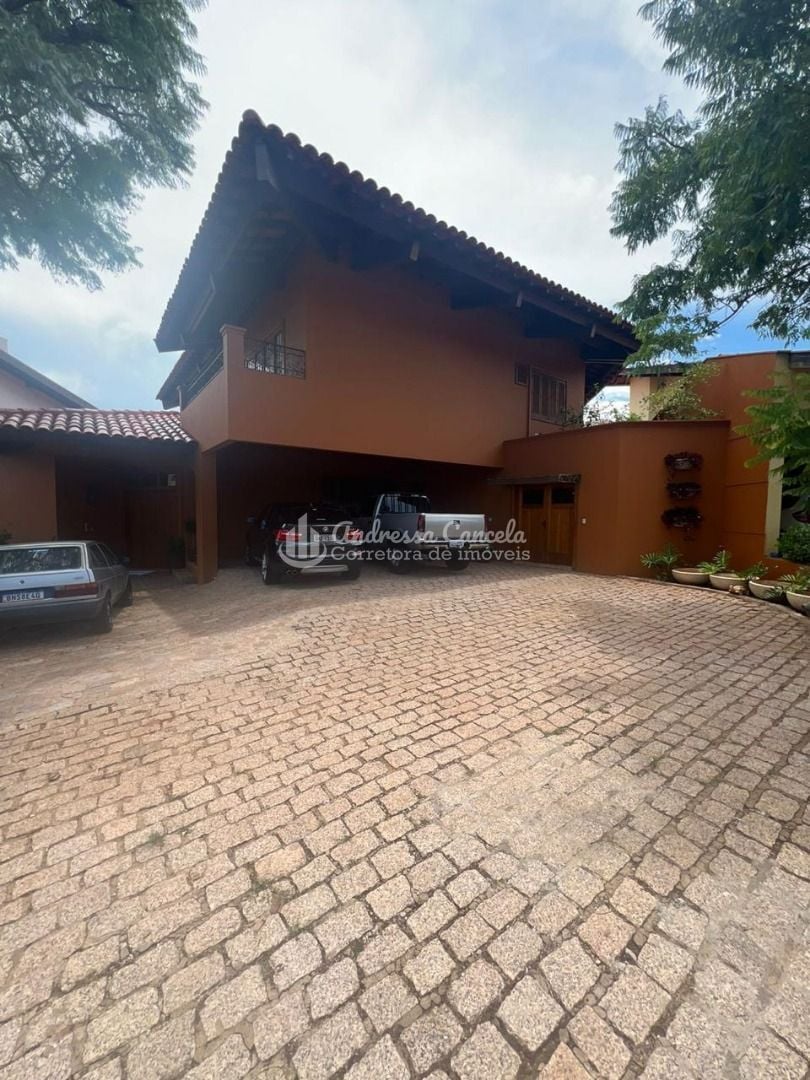 Sobrado, 3 quartos, 580 m² - Foto 1