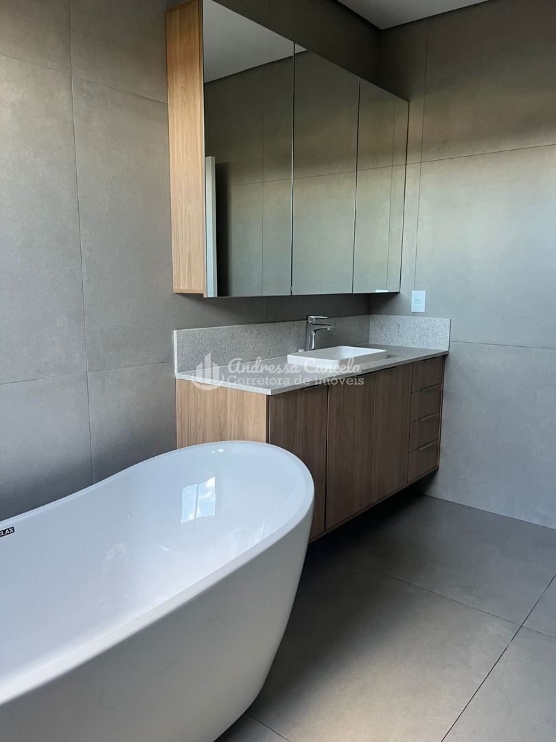 Casa, 3 quartos, 250 m² - Foto 2