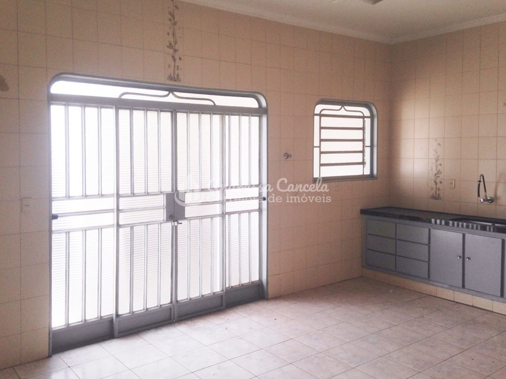 Casa, 3 quartos, 250 m² - Foto 3