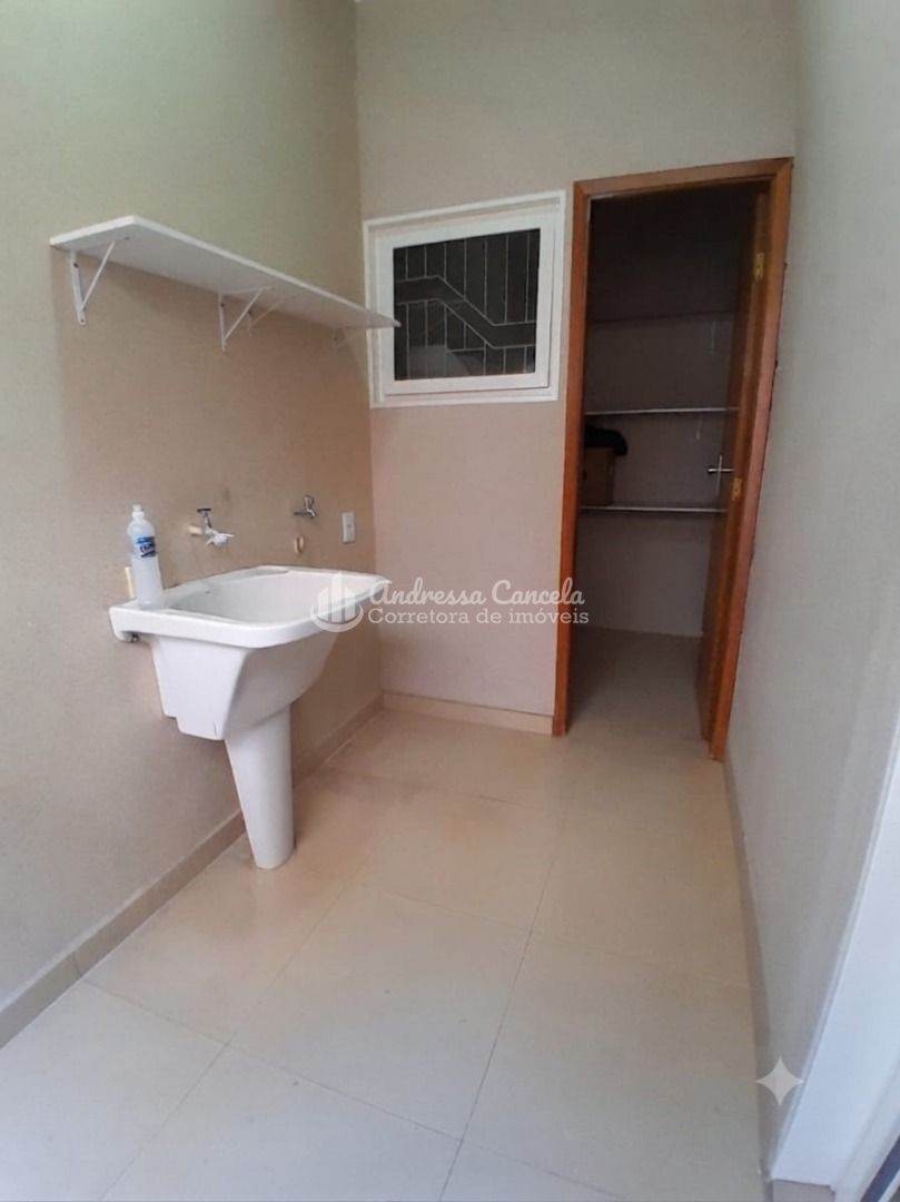 Casa, 3 quartos, 245 m² - Foto 13