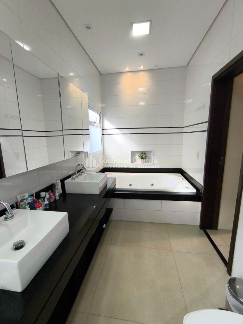 Casa, 3 quartos, 224 m² - Foto 15