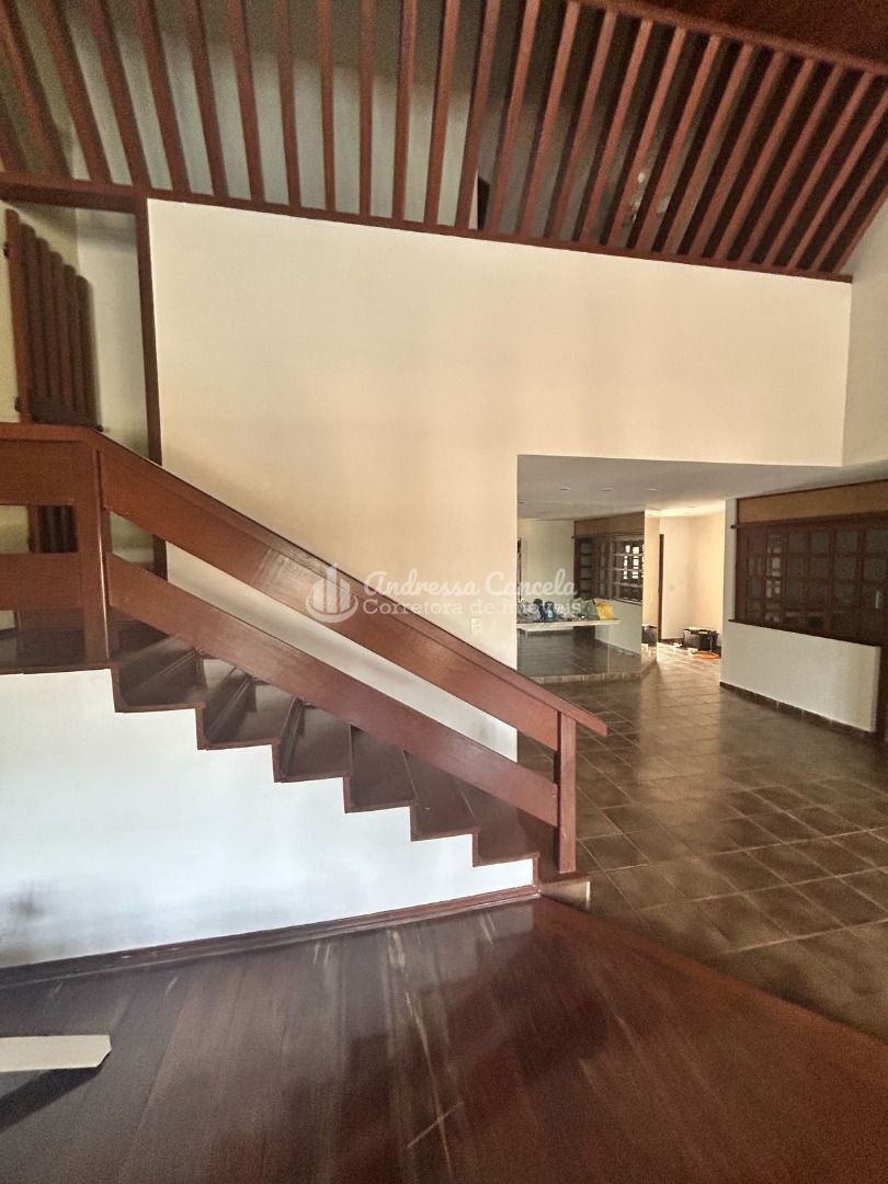 Sobrado, 3 quartos, 340 m² - Foto 1