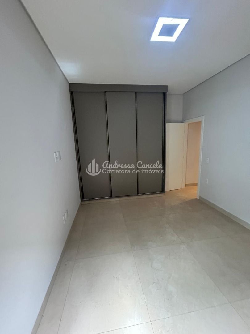 Casa, 3 quartos, 220 m² - Foto 4